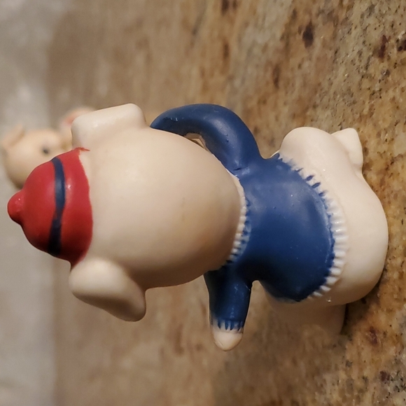 Vintage ceramic porcelain piglet figurines - Picture 12 of 17